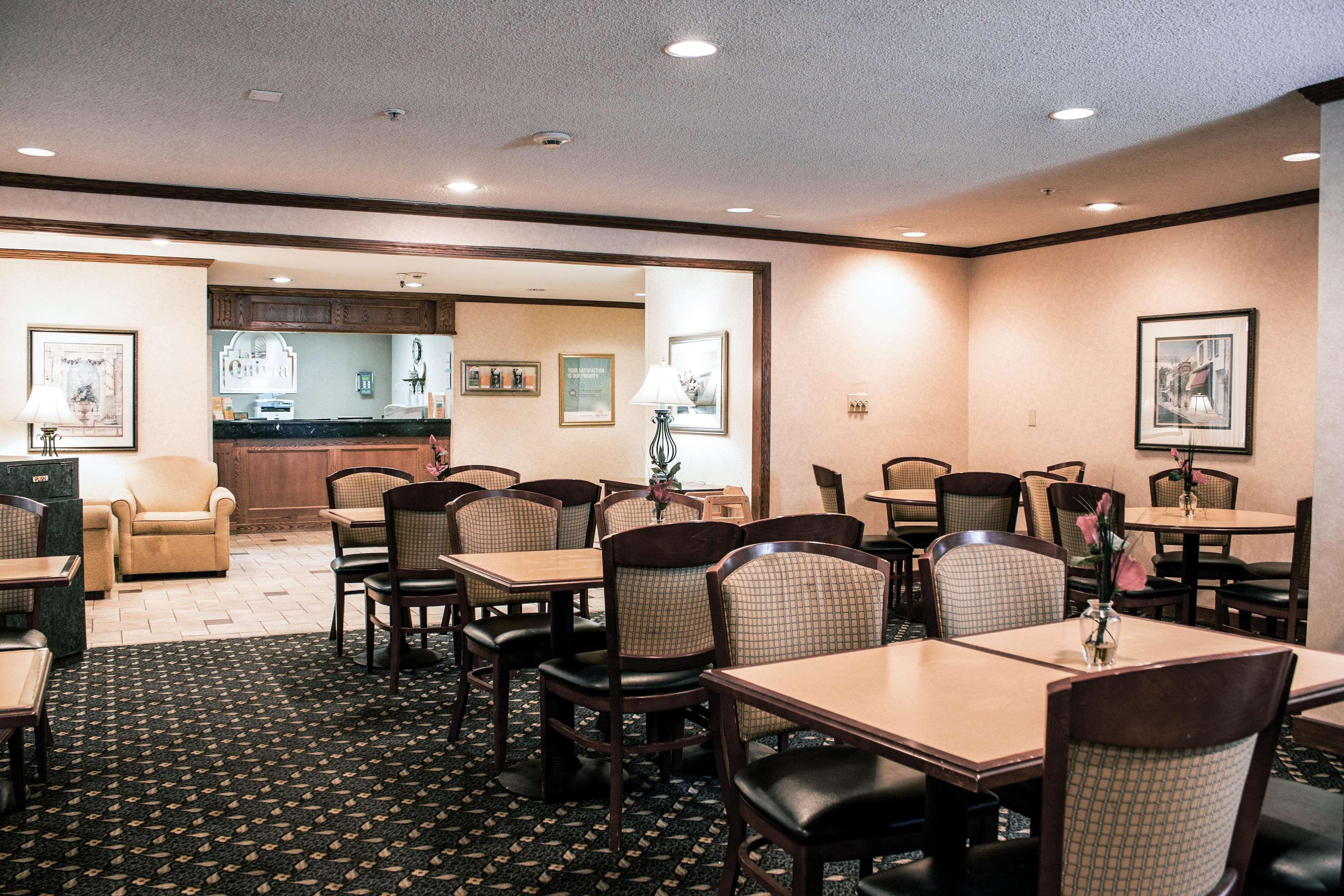 Hotel La Quinta And By Wyndham Cincinnati North Springdale